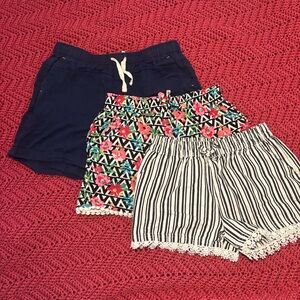 Girls shorts bundle Faded Glory Navy, Black/White Striped and Floral Shorts Set